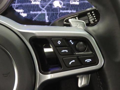 Certified 2023 Porsche Cayenne Platinum Edition AWD/4WD image 22
