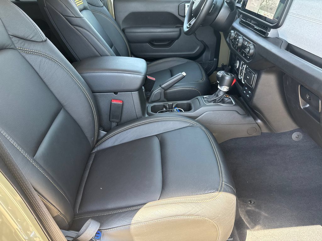 New 2025 Jeep Gladiator Sport AWD/4WD image 10
