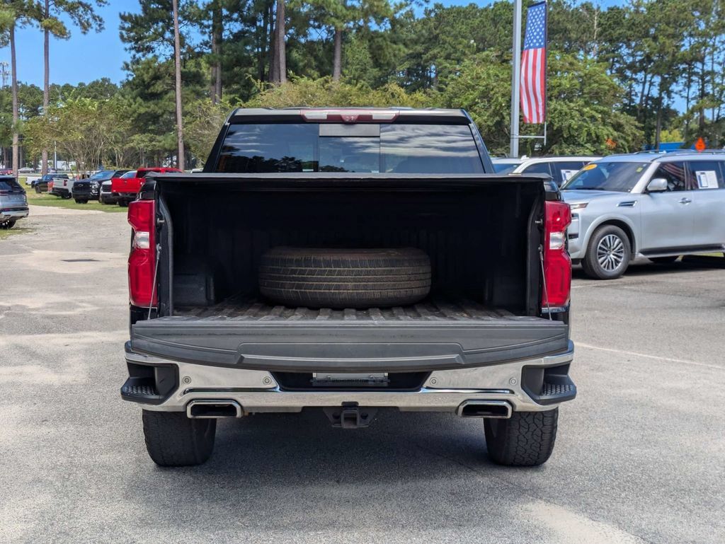 Used 2021 Chevrolet Silverado 1500 LTZ w/ LTZ Premium Package AWD/4WD image 13