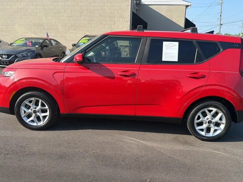 Used 2020 Kia Soul S FWD image 2