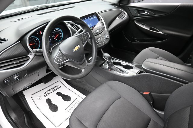 Used 2025 Chevrolet Malibu LT FWD image 19