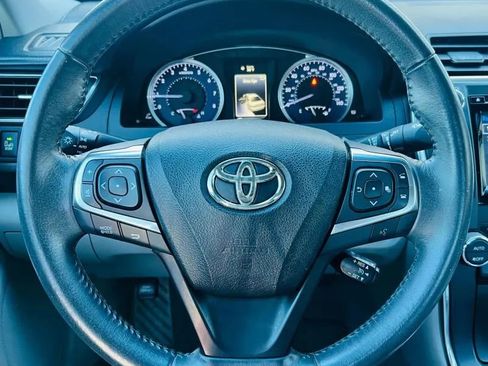 Used 2017 Toyota Camry XLE image 12
