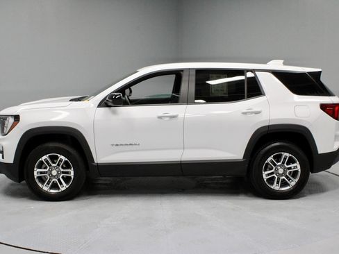 Used 2025 GMC Terrain Elevation AWD/4WD image 9