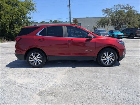 Used 2023 Chevrolet Equinox LT FWD image 3