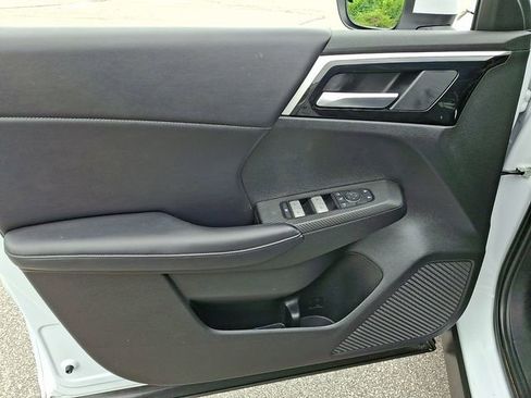Used 2023 Mitsubishi Outlander SE FWD image 14