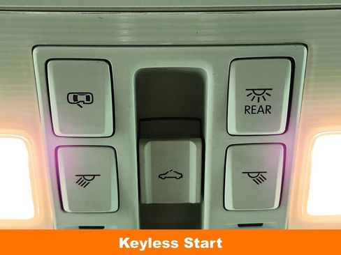 Used 2017 Volkswagen Golf Wolfsburg Edition image 20