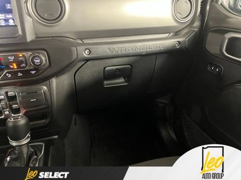 Used 2022 Jeep Wrangler Unlimited Sport AWD/4WD image 23