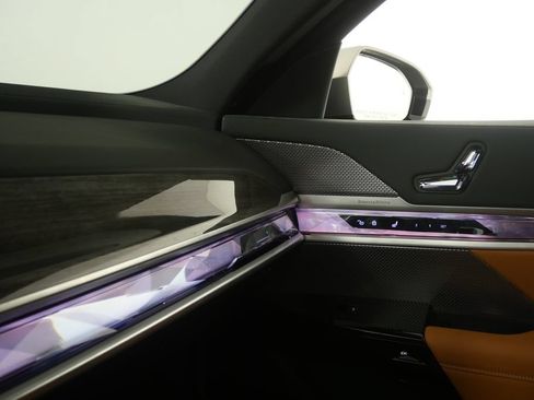 Certified 2025 BMW 740i RWD image 26