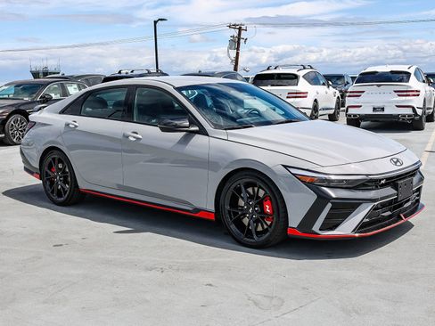 Used 2025 Hyundai Elantra N FWD image 3