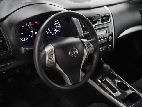 Used 2013 Nissan Altima 2.5 S image 19