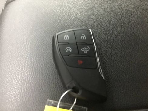 Used 2023 GMC Sierra 1500 Elevation w/ LPO, Elevation Black Package AWD/4WD image 11