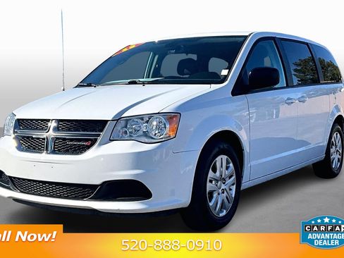 Used 2018 Dodge Grand Caravan SE w/ UConnect Hands-Free Group image 1