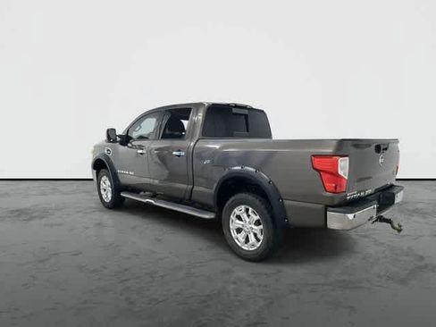 Used 2016 Nissan Titan SL AWD/4WD image 9