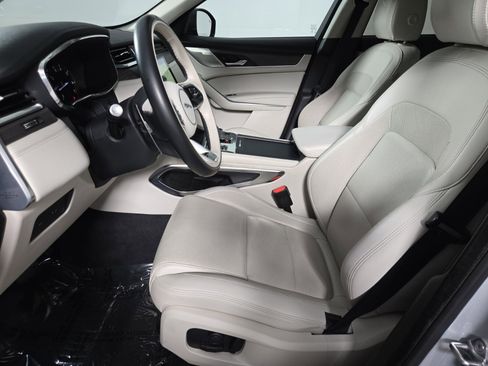 Used 2023 Jaguar F-PACE S image 11