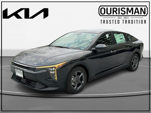 New 2025 Kia K4 LXS image 2