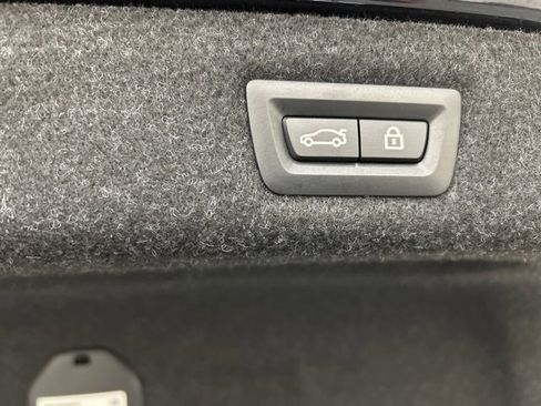 Used 2023 BMW 540i xDrive w/ M Sport Package image 31