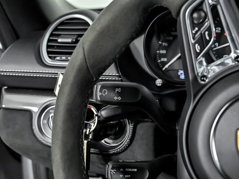 Used 2022 Porsche 718 Boxster Spyder RWD image 22