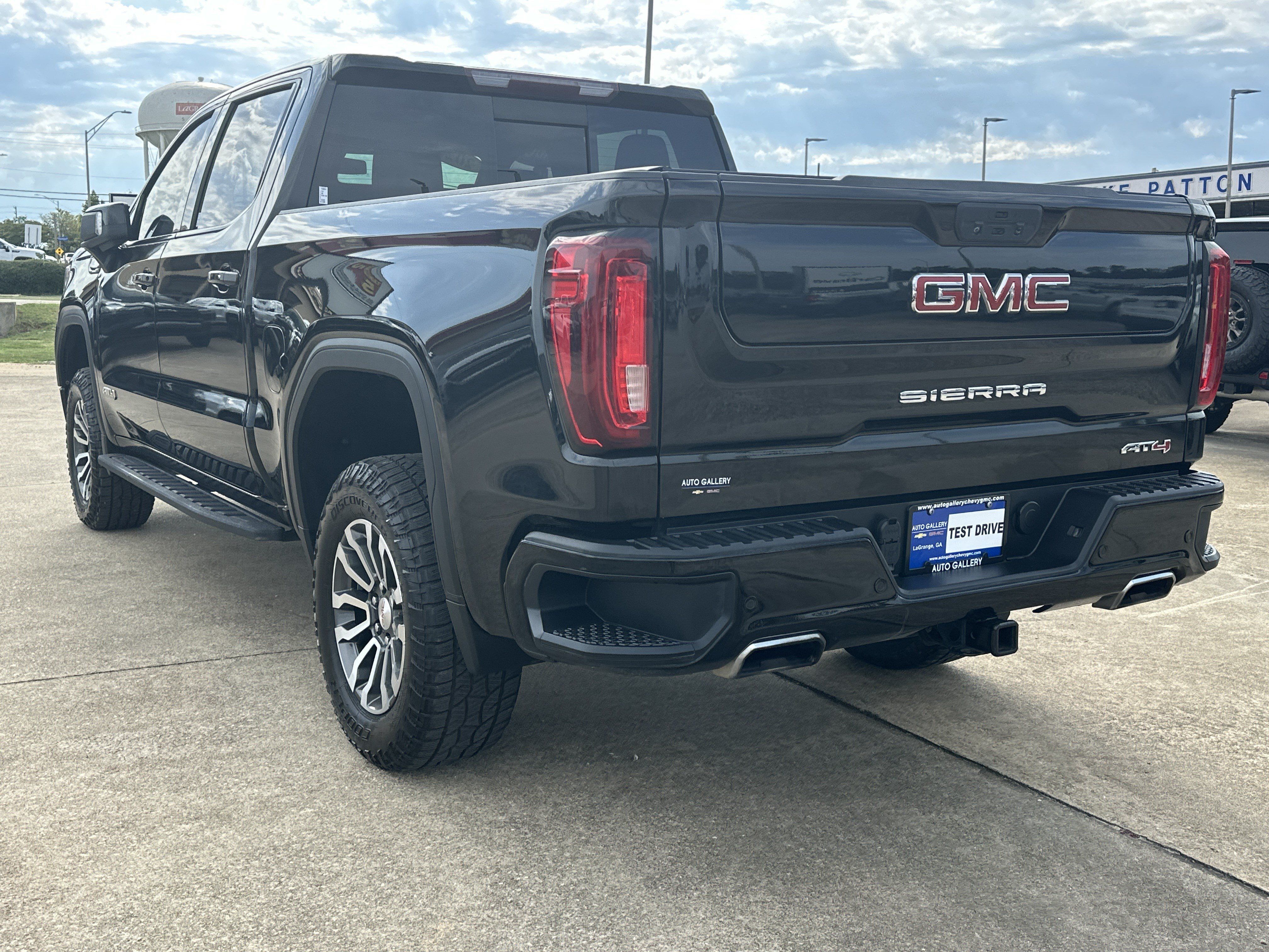 Certified 2022 GMC Sierra 1500 AT4 w/ AT4 Premium Package AWD/4WD image 8