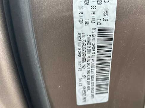 Used 2017 Chrysler Pacifica Limited FWD image 28