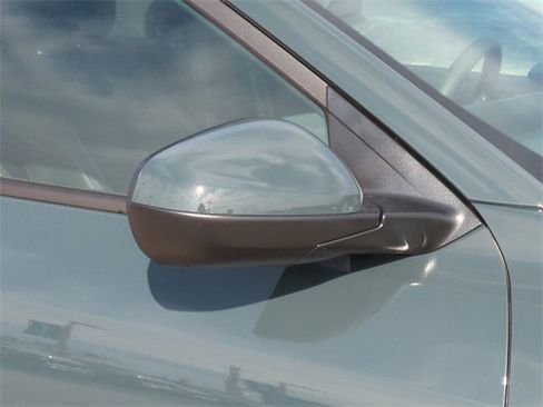 Certified 2025 Chevrolet Trax LT image 12