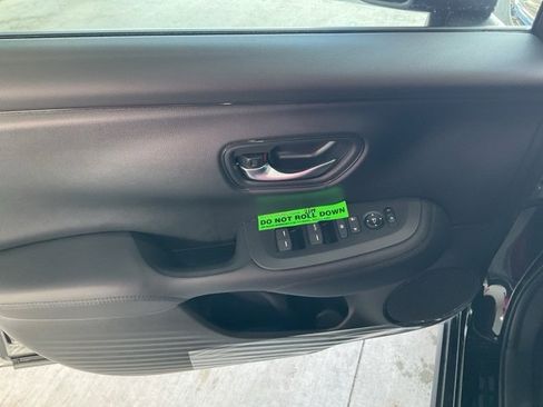 New 2026 Honda HR-V LX image 5