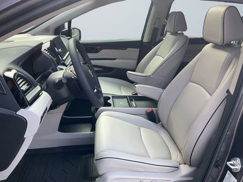 Used 2026 Honda Odyssey Touring image 9