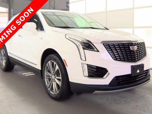 Used 2025 Cadillac XT5 Premium Luxury FWD image 3