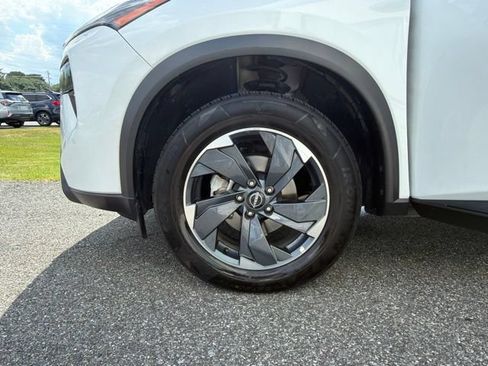 Used 2025 Nissan Rogue SV FWD image 25