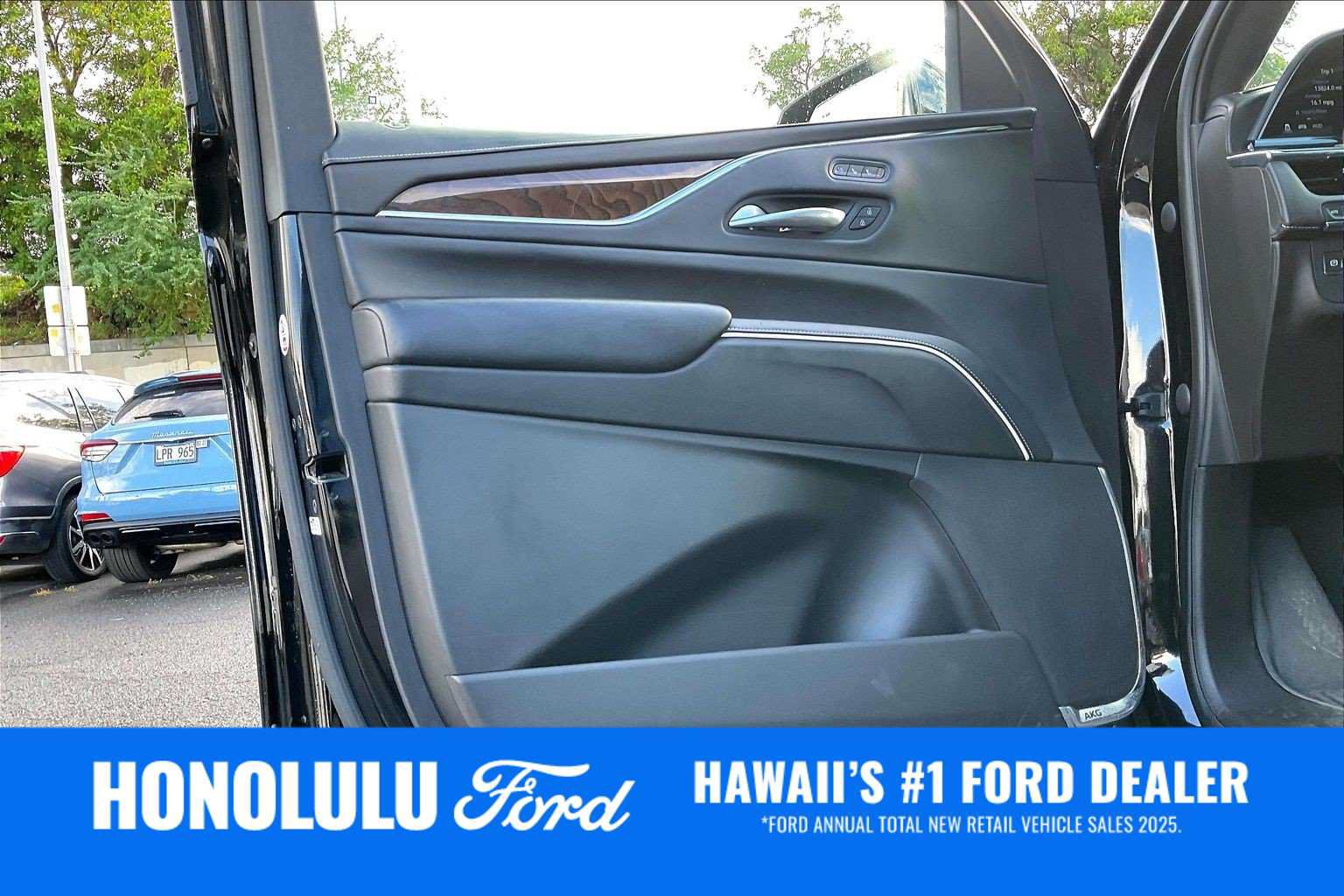 Used 2021 Cadillac Escalade ESV Sport Platinum w/ LPO, ONYX Package AWD/4WD image 27