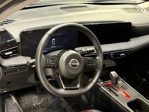 Certified 2025 Nissan Kicks SR image 11