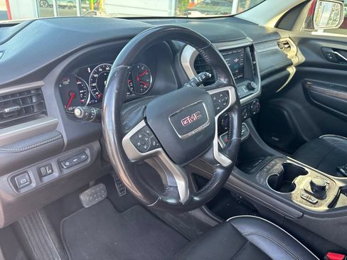 Used 2020 GMC Acadia Denali w/ Technology Package AWD/4WD image 4