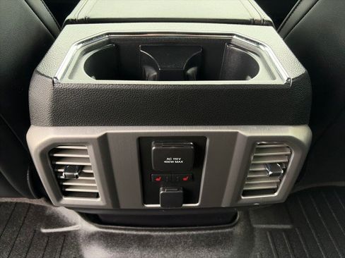 Used 2015 Ford F150 Platinum w/ Equipment Group 701A Luxury AWD/4WD image 26
