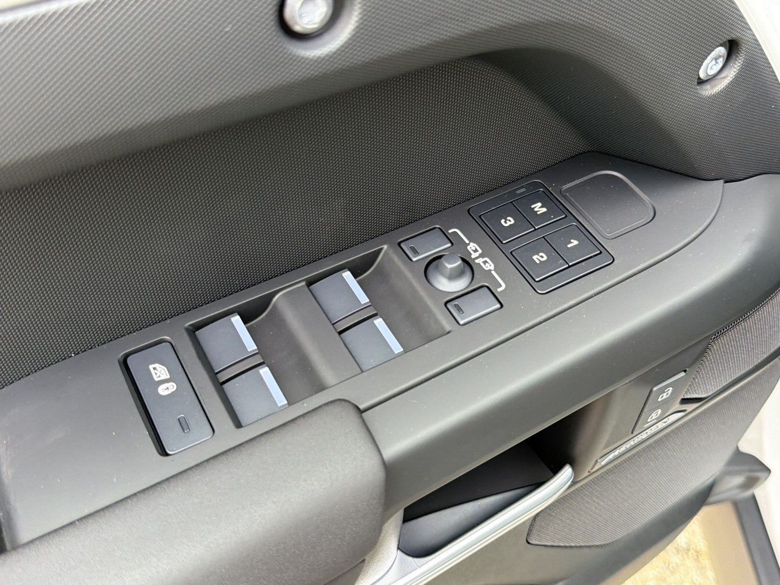 New 2026 Land Rover Defender 110 S AWD/4WD image 15