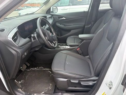 Used 2025 Buick Encore GX Preferred AWD/4WD image 4