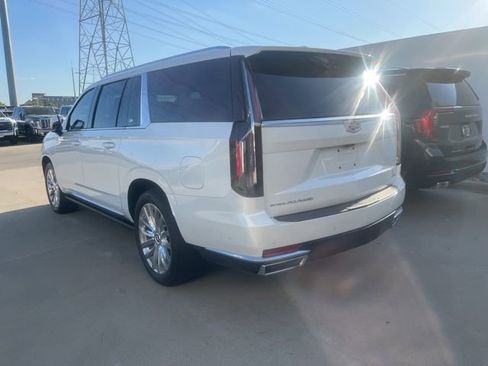 Used 2024 Cadillac Escalade ESV Premium Luxury w/ Performance Package image 5