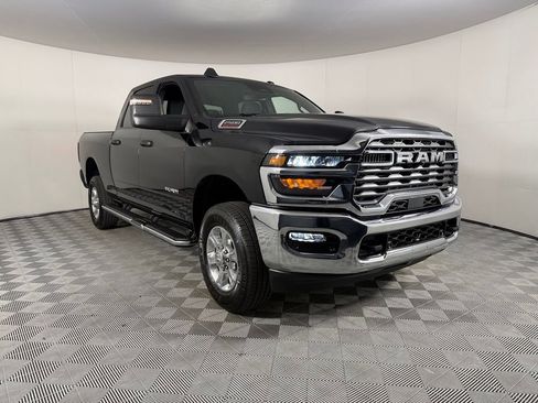Certified 2026 RAM 2500 Big Horn AWD/4WD image 3