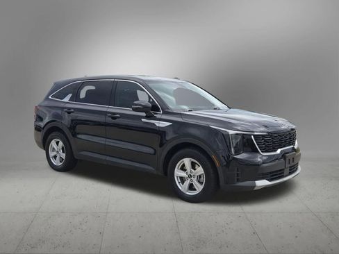 Certified 2024 Kia Sorento LX FWD image 8