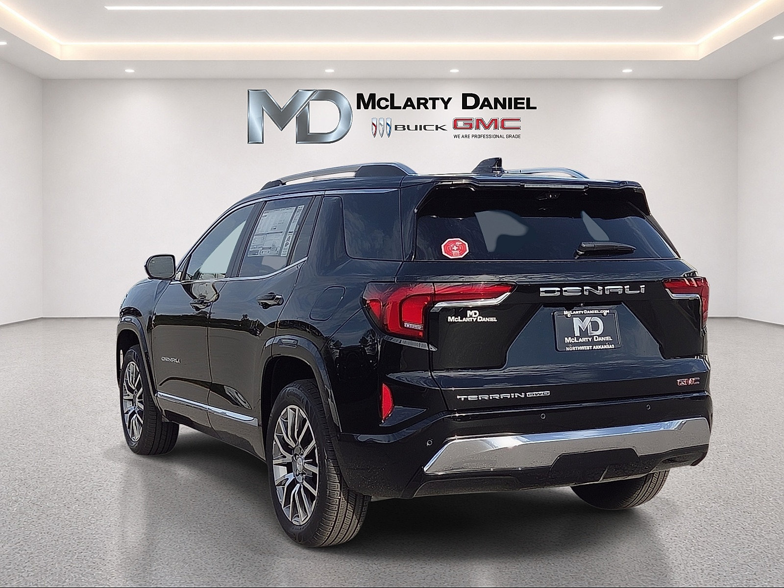 New 2027 GMC Terrain Denali w/ LPO, Floor Liner Package AWD/4WD image 4