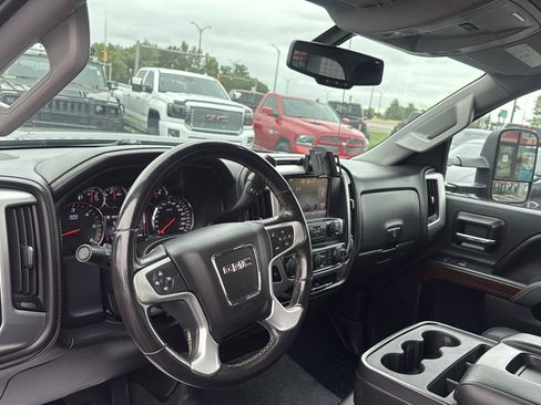 Used 2015 GMC Sierra 2500 SLE w/ SLE Preferred Package AWD/4WD image 11