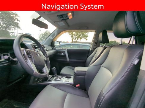 Used 2017 Toyota 4Runner SR5 Premium AWD/4WD image 6