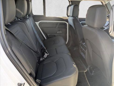 Used 2025 Land Rover Defender 110 S image 22