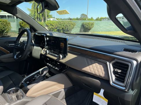 New 2025 GMC Canyon Denali w/ LPO, Denali Black Edition image 65