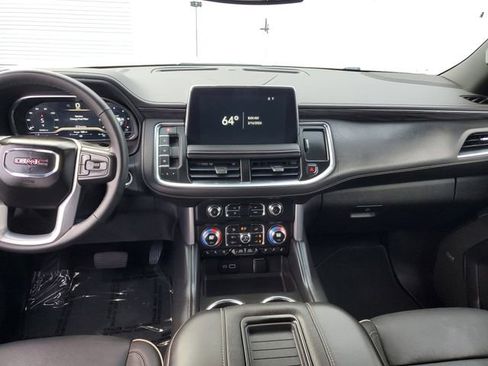 Used 2023 GMC Yukon SLT w/ SLT Premium Package image 13