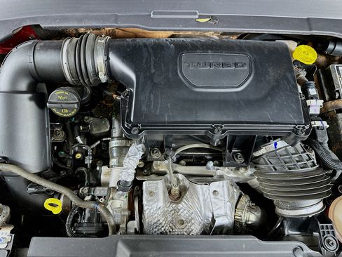 Used 2025 Jeep Compass Limited image 31