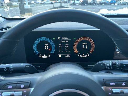 Used 2025 Hyundai Kona SEL image 34