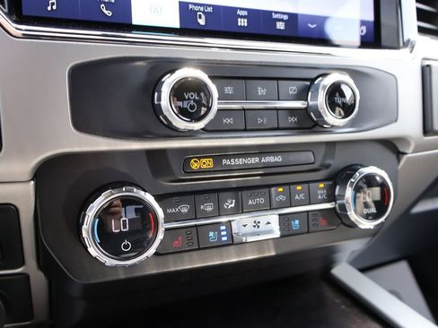 Certified 2022 Ford F350 Lariat w/ Lariat Ultimate Package AWD/4WD image 38