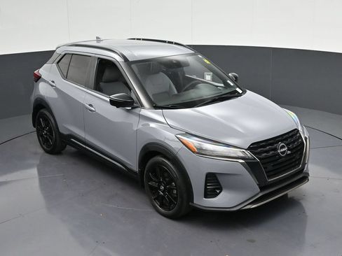 Used 2022 Nissan Kicks SR w/ Premium Package FWD image 23