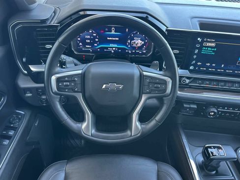 Used 2024 Chevrolet Silverado 1500 LT Trail Boss w/ LT Trail Boss Premium Package AWD/4WD image 15