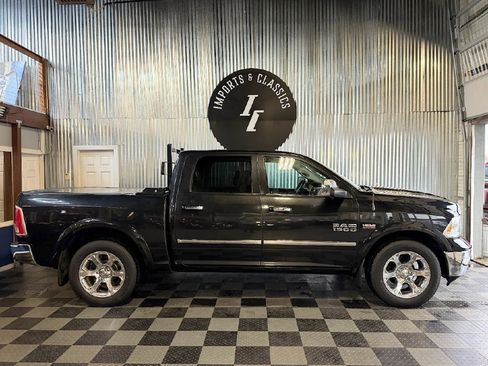 Used 2017 RAM 1500 Laramie AWD/4WD image 7