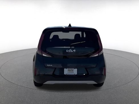 Used 2025 Kia Soul LX w/ LX Technology Package FWD image 11
